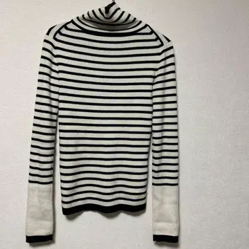 uncrave 스트라이프 터틀넥 스웨터 M 사이즈