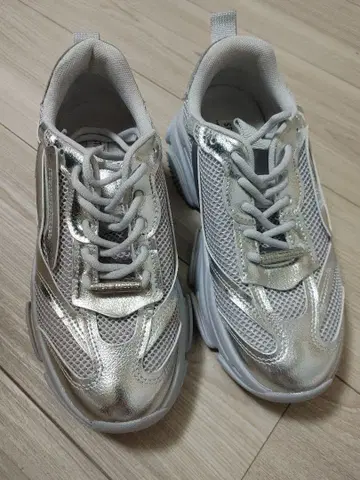 stevemadden 볼륨 밑창 스니커즈