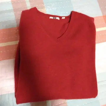 UNIQLO 캐시미어 100% 니트 V넥 스웨터 M 레드 남성용