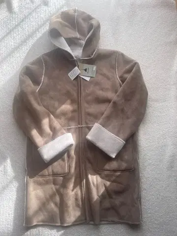 후드 부착 베이지 플리스 무스탕 코트 니코앤드 M 사이즈 미사용 새상품