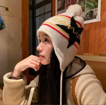 [ Y2K ] 스타 디자인 폼폼 귀마개 비니