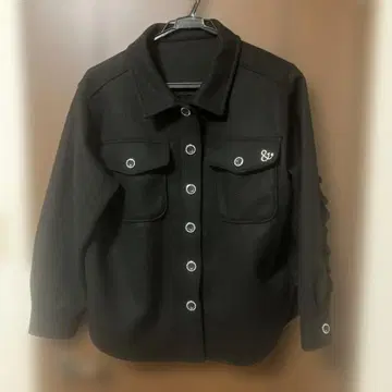 &LOVE 블랙 버튼 부착 자켓