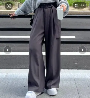 Thevon. [모든 골격 슬림해 보임] 벨트 포함 하이웨스트 턱 팬츠