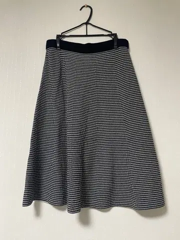 23구 vingt-trois arrondissements 니트 스커트