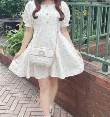 evelyn 로고 플레어 원피스