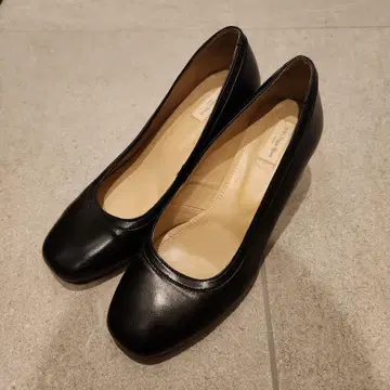 블랙 가죽 청키힐 펌프스 38