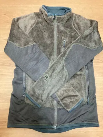 [ 레어 컬러 ] 파타고니아 R2 플리스 SDB S 사이즈