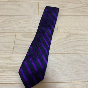 폴 스튜어트 넥타이