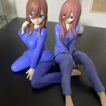 미쿠 피규어 2체