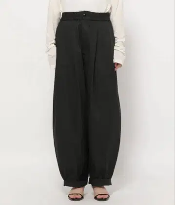 BABYLONE 바빌론 트윌 턱 볼륨 팬츠 블랙