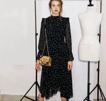 Ameri 파워 숄더 프릴 드레스 별 패턴