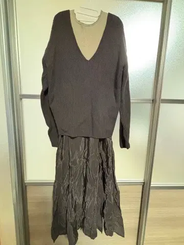 [ Mila Owen ] 스웨터 & 슬리브리스 니트 원피스 셋업