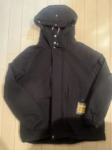 블랙 다운 자켓 후드 부착