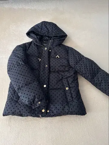 새상품급 kate spade 도트 무늬 다운 자켓 155xs