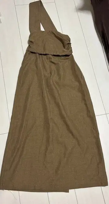 ambre neige 어깨끈 탈부착 가능 2WAY 원숄더 스커트 롱