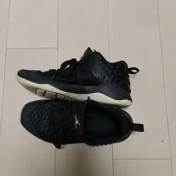 조던 엑스트라 플라이 블랙 스니커즈