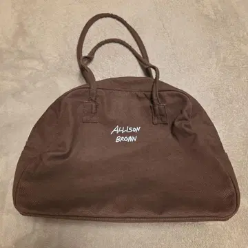 앨리슨 브라운 사에코 토트백 브라운
