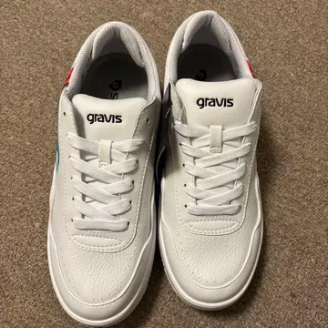 [ 미사용 새상품 ] gravis 화이트 스니커즈 26cm