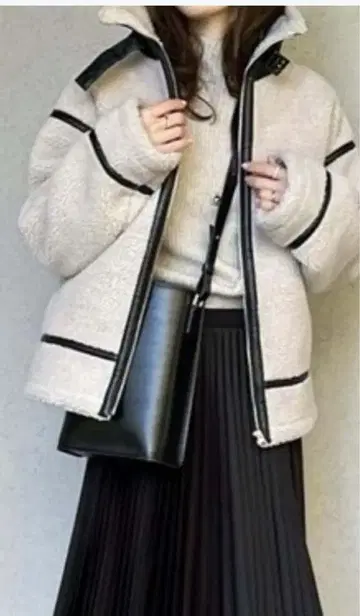 앤디콜 페이크 레더 본딩 자켓 르 쿠르 블랑