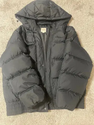 GAP 후드 부착 다운 자켓 블랙