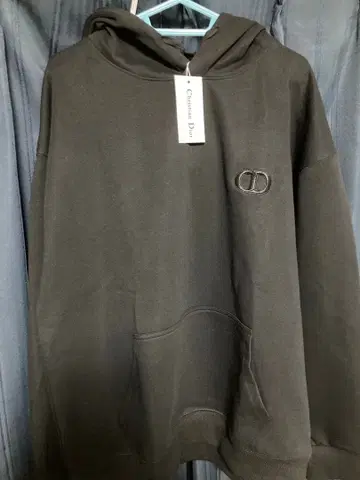 원 포인트 로고 후드티 블랙