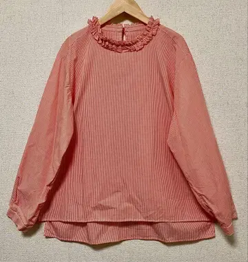 [LE SOUK] 프릴 디자인 블라우스