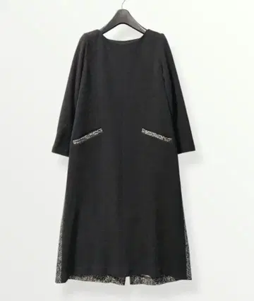 AuieF 아위이에프 롱 원피스 니트 절개 A 라인 블랙