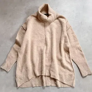 저널 스탠다드 울 캐시미어 하이넥 니트 베이지