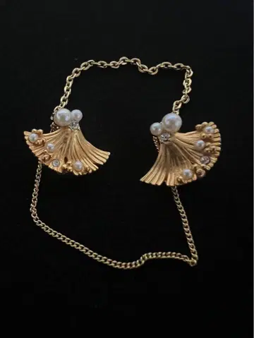 브로치 부채꼴 모양 브로치