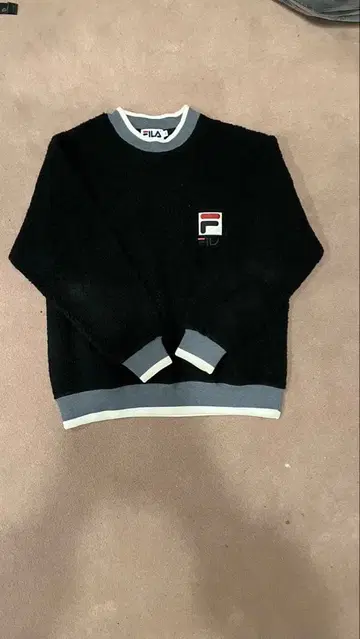 FILA 블랙 플리스풍 트레이닝복