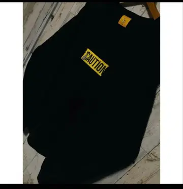 CAUTION 로고 블랙 트레이닝복