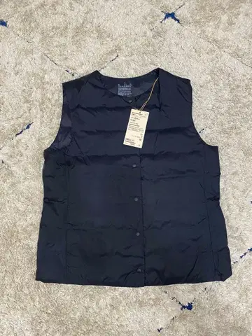 무인양품 경량 다운 M 포켓터블 노카라 베스트