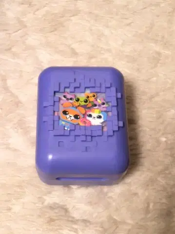 튀어나와라! 비트지 Bitzee 디지털 반려동물 보라색