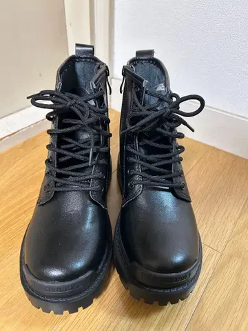 인힐 7cm 블랙 하이컷 부츠 사이드 지퍼 부착 23.5-24.0cm