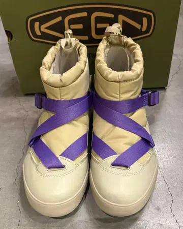 미사용 새상품 KEEN 후드제라 겨울용 방수 부츠 베이지/퍼플 26.5