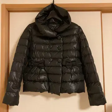 [ 가격 인하 가능 ] UNIVERSAL MUSE 블랙 다운 자켓