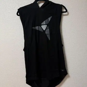 카네킨 COR 후드 부착 블랙 탱크탑 트레이닝복 피지크