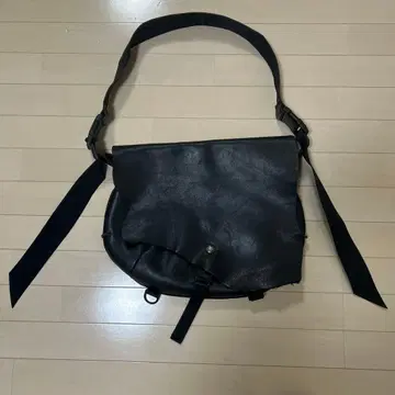 발리스틱스 블랙 가죽 숄더백