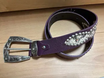 보라색 가죽 벨트 스터드 장식 포함