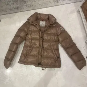 MONCLER 베이지 다운 자켓
