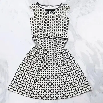 SUPER BEAUTY 슈퍼뷰티 슬리브리스 원피스 40