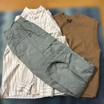 유니클로 C 셔츠 베스트 파라슈트 팬츠