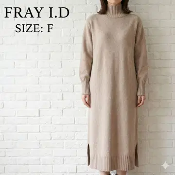 베이지 터틀넥 니트 원피스