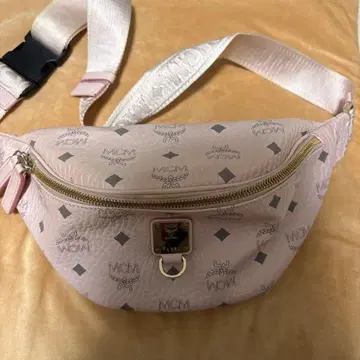 MCM 핑크 바디백 웨스트 파우치
