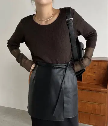 소매 시어 레이어드 스타일 리브 니트