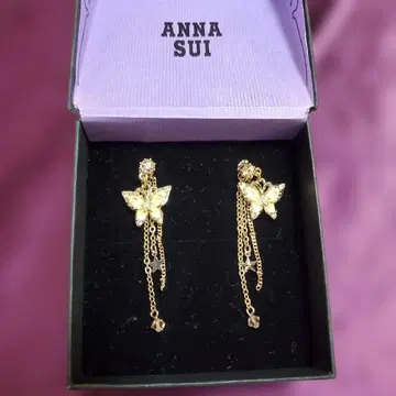 ANNA SUI 나비 모티브 골드 귀걸이