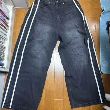 블랙 데님 와이드 레그 팬츠