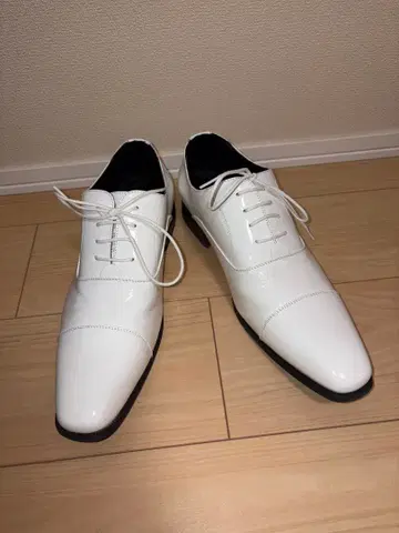 화이트 드레스 신발 (에나멜)