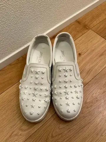 지미추 스타 스터드 스니커즈 슬립온