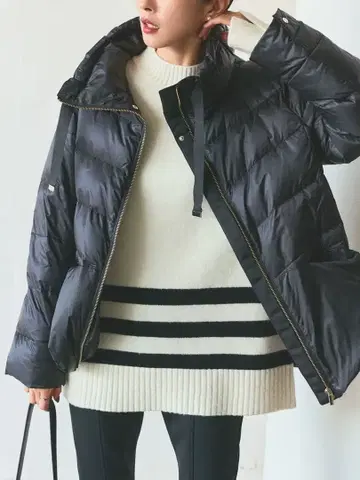 DoCLASSE (두클라쎄) 광택 Air 다운 스탠드 카라 코트 M